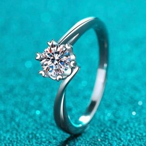 SOLID STERLING SILVER 925 flower Moissanite ring